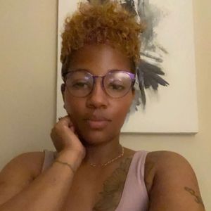 Meet your Posher, Simone